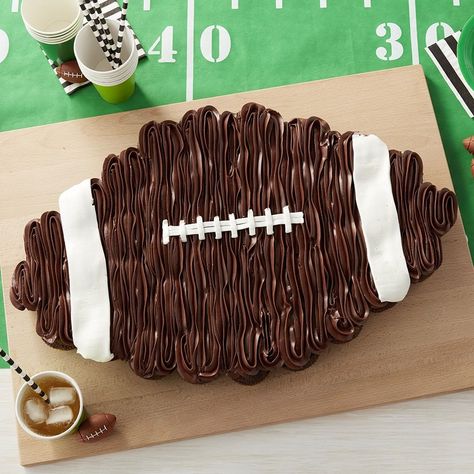 Football Cupcakes Ideas, Football Cupcake Cake, Football Cake Ideas, Football Cupcake Cakes, Football Dessert, 49ers Party, Chiefs Superbowl, Cake Football, Football Cupcake