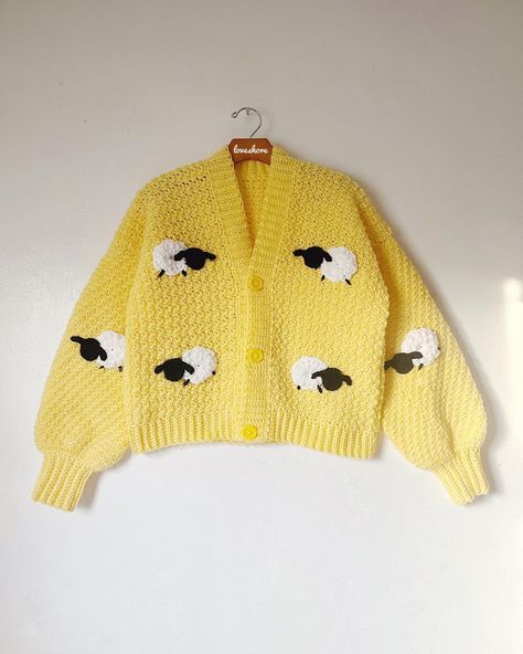 LOVESHORE on Instagram: “Sheep Cardigan 🐑💛 One sheep, two sheep, three sheep… this adorable cardigan reminds me of nurseries. 🥺 I created this lemon peel stitch…” Sheep Cardigan, Crochet Sheep, Crochet Baby Cardigan, Stitch Crochet, Lemon Peel, Crochet Cardigan Pattern, Cardigan Pattern, Unique Crochet, Free Crochet Patterns