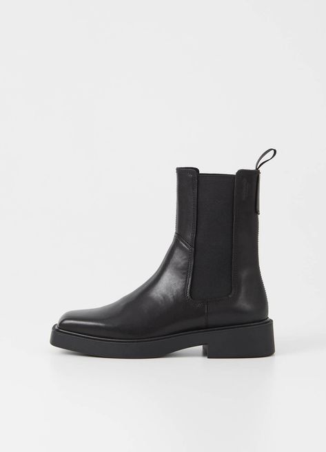 The 24 Best Black Boots on the Market Right Now | Who What Wear UK Square Toed Boots, Cream Shoes, Shoe Last, Chelsea Ankle Boots, Mode Design, Black Chelsea Boots, Black Boots Women, Boots Knee, Chunky Boots