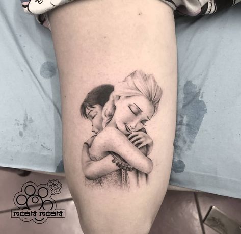 MOSHIMOSHI TATTOO on Instagram: “Frozen ❄♥️ Tattoo realizado por @diegomezsalguero . . . #frozen #frozentattoo #disney #disneytattoo #fineline #finelinetattoos…” Frozen Tattoo Disney, Frozen Tattoo, Sisters Tattoo, Frozen Sisters, Disney Tattoos, Fine Line Tattoos, Elsa Frozen, Tattoo On, Disney Frozen