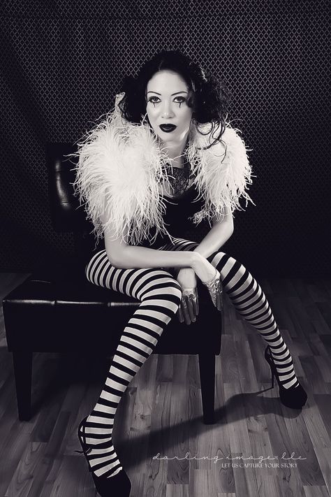 Mime French Mime Aesthetic, Mime Costume Aesthetic, Vintage Mime Costume, Mime Photoshoot, Mime Aesthetic, Mime Outfit, Vintage Mime, French Mime, Mime Costume