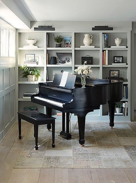 Grand Piano Decor, Home Library Study, Piano Room Design, Grand Piano Living Room, Piano Styling, House Piano, Grand Piano Room, Stairs Steel, Library Lights