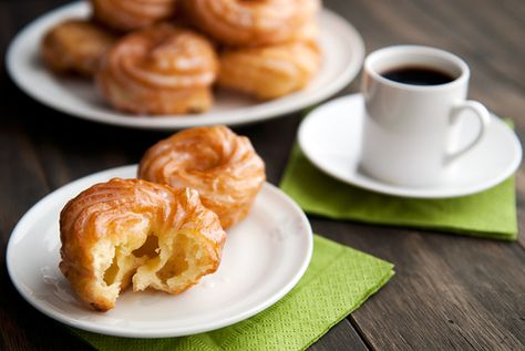 french cruller doughnuts recipe Hospitality Meals, French Cruller, French Crullers, Doughnuts Recipe, French Desserts, Doughnut Recipe, Sweet Romance, Donut Recipes, Yummy Sweets