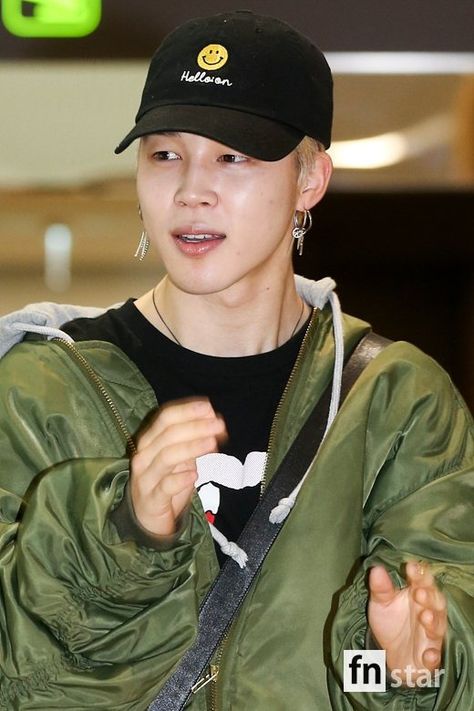 190218 BTS at Gimpo Airport Arrival back from Japan Jimin Without Makeup, Jin Kim, All Bts Members, Jimin Fanart, Without Makeup, Park Jimin Bts, Lee Min Ho, Busan, Jung Hoseok