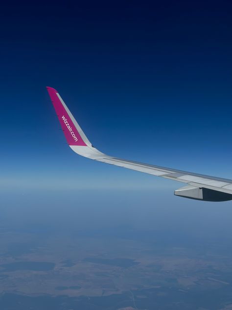 Wizz Air, Air Flight, Beautiful Interiors, Gym Workouts, Flight, Lifestyle