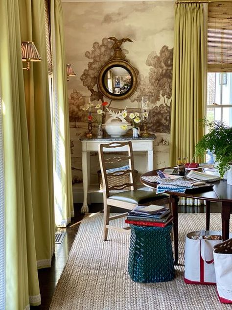 Ashley Whittaker, Saarinen Table, Multipurpose Room, Oui Oui, Low Ceiling, Residential Design, Open Floor, Elle Decor, Bay Window