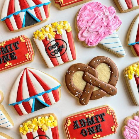 Samantha Woller on Instagram: “I have gone almost 4 years without doing a single circus theme and then two orders in a matter of weeks of each other. Both were a little…” Carnival Desserts Fair Foods, Carnival Birthday Cookies, Carnival Cookies Decorated, Circus Cookies Decorated, Fair Cookies, Carnival Cookies, Circus First Birthday, Circus Food, Circus 1st Birthdays