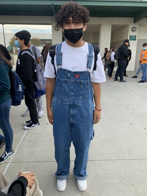 Men’s Overalls Outfit, Overalls Men Fashion, Pinafore Outfit, Black Hair Anime Guy, Overalls Men, Overalls Outfit, Boquette Flowers, Walk In Wardrobe, Herren Outfit