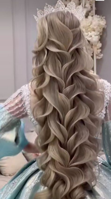 Bridal hair styles/bride inspiration for hairstyles/new trending look Hair Styles Bride, Bridal Party Hairstyles, Bridal Hair Styles, Simple Prom Hair, Creative Hair Color, Long Hair Pictures, Best Wedding Hairstyles, Long Hair Wedding Styles, Beautiful Hair Color