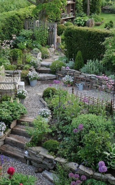 Cottage Garden Design, Sloped Garden, Have Inspiration, Garden Yard Ideas, Woodland Garden, Plants And Flowers, Terrace Garden, Garden Cottage, Small Gardens