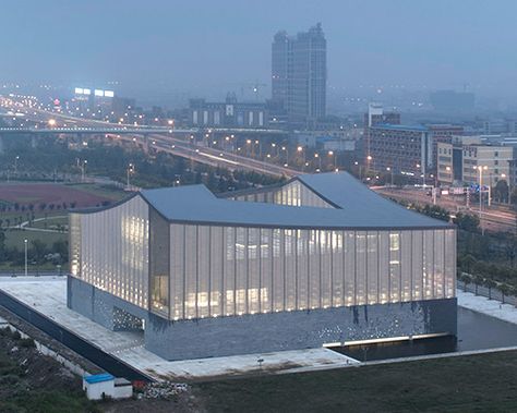 Art Gallery Architecture, Gallery Architecture, City Hall Architecture, Art Galleries Architecture, Chinese Courtyard, Art Galleries Design, Roof Architecture, The Courtyard, Chinese Architecture