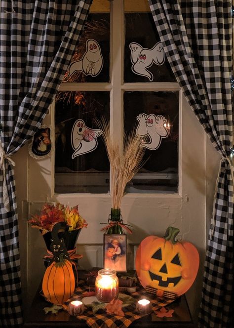 VINTAGE HALLOWEEN DECOR | Cobweb Cottage Autumn Tour | Fall Cottage Decor, Cottage Autumn, Halloween Cottagecore, Haunted Village, Cottagecore Halloween, Vintage Halloween Decor, Thrifted Decor, Fall Cottage, Halloween Post