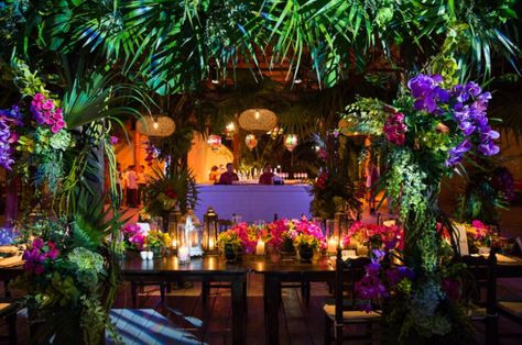 Tropical Night Party, Sangeet Theme, Jungle Wedding Theme, Disco Jungle, Jungle Disco, Pretty Wedding Centerpieces, Havana Nights Party, Sangeet Decor, Wedding Centerpiece Ideas