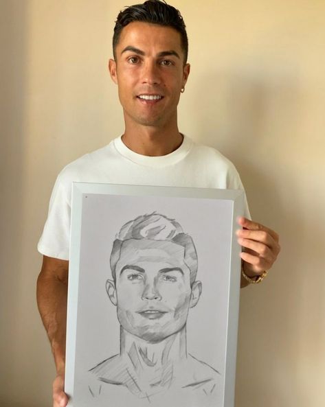 https://instagram.com/karimsaidart?igshid=YmMyMTA2M2Y= Sketch Of Ronaldo, How To Draw Ronaldo, Ronaldo Drawing Sketch, Cr7 Sketch, Ronaldo Drawing Easy, Draw Ronaldo, Cristiano Ronaldo Sketch, Cr7 Drawing, Cristiano Ronaldo Drawing