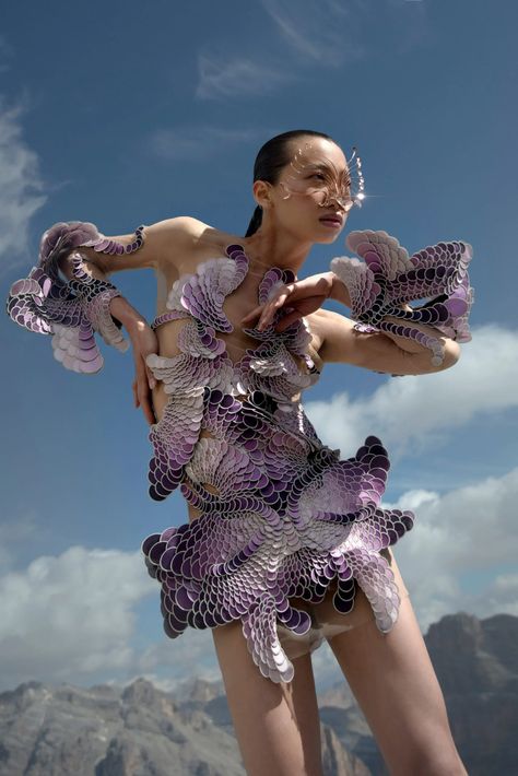 Iris Van Herpen Couture, Heaven Gaia, Trends 2025, Personal Investigation, Iris Van Herpen, Fashion School, Couture Week, Mode Inspo, Inspiration Mode