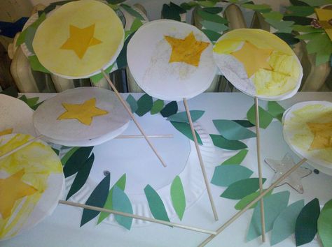 Montessori Mama: Celebrating St. Lucia Day Santa Lucia Day, St Lucia Day, Sweden Christmas, Montessori Teacher, Christmas Units, Celebration Around The World, Mom Of Three, Preschool Christmas Crafts, Christmas Kindergarten