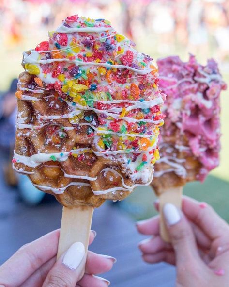 Waffle Pops Sweet Combforts Waffle on a Stick Coachella Waffles Coachella Food Dessert. Birthday party for kids, food and treats Coachella Food, Waffle Pops, Waffle Sticks, Pastel Cupcakes, Trendy Food, Rainbow Food, Think Food, Fair Food Recipes, Köstliche Desserts