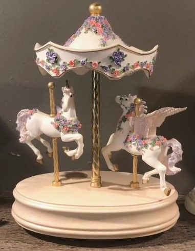 Music Box Carousel, Music Box Aesthetic, Carousel Aesthetic, Musical Carousel, Boxes Craft, Carousel Music Box, Music Box Vintage, Box Company, Musical Box