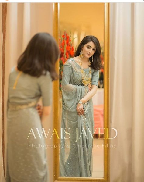 Walima Saree, Sari Poses, Simple Mehndi Dresses, Different Body Sizes, Saree Ideas, Salwar Suits Party Wear, Pakistani Formal Dresses, Outfit Looks, Pakistani Wedding Outfits