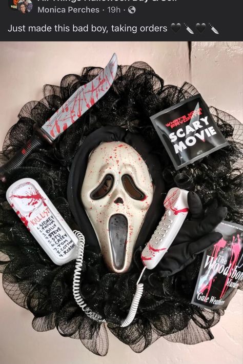 Ghostface Halloween Decor, Scream Movie Halloween Decorations, Ghost Face Wreath, Horror Movie Centerpieces, Scream Wreath Halloween, The Ring Halloween Decoration, Ghostface Wreath, Horror Movie Wreath, Scream Wreath