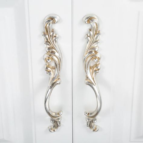 Large Cabinet, Cabinet Door Handles, Crystal Knobs, Art And Craft Design, Gold Handles, European Furniture, Door Pulls, Cabin Design, Knobs And Handles