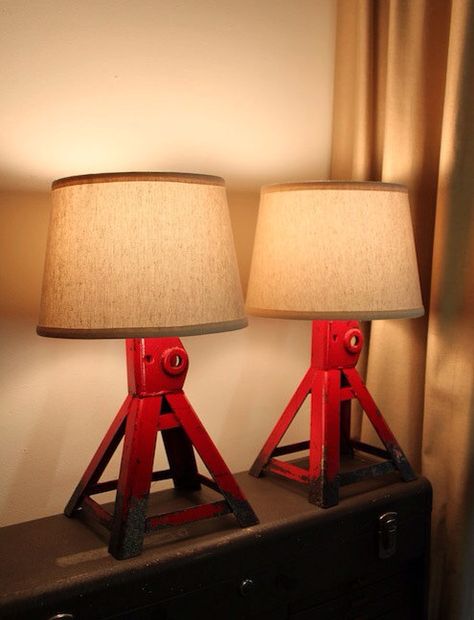 Repurposed jack lamp - love this idea from breida with a b Stand Lamps, Car Part Art, Car Parts Decor, Automotive Furniture, Car Part Furniture, Car Furniture, Cars Room, Automotive Decor, Hemma Diy