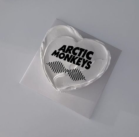 Arctic Monkeys Cake Ideas, Arctic Monkeys Bday Cake, Artic Monkeys Birthday, Arctic Monkeys Cake, Birthday Cake Music, Monkey Birthday Cakes, 505 Arctic Monkeys, Arctic Monkeys Wallpaper, 14th Birthday Cakes