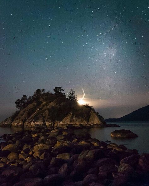 Outdoor Vancouver on Instagram: “"Whytecliff Park is this beautiful rocky haven overlooking the sea in West Vancouver and was actually the first marine protected area…” Whytecliff Park, Pacific Northwest Forest, West Coast Trail Vancouver Island, Pacific Northwest Trail, Vancouver Island Wildlife, West Vancouver, The Pacific Northwest, North West, Pacific Northwest