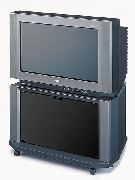 As Sony’s TV Business Crumbles, a Look Back at Its Most Iconic Sets | The first in Sony's line of FD Trinitron WEGA TVs, the KW-32HDF9 had a completely flat screen with side-mounted speakers.  Sony  | WIRED.com Tv Pole, Tv Picture, Sony Design, Sony Electronics, Crt Tv, Retro Tech, Vintage Television, Television Set, Retro Gadgets