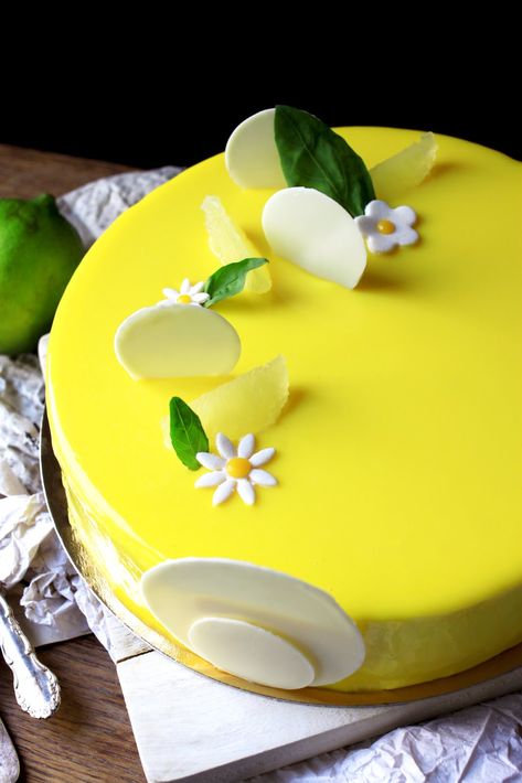 Chloé Délice: L'Exquis { Entremets Citron Basilic } Entremet Cake, Designer Cake, Birthday Sheet Cakes, Mirror Glaze Cake, Modern Cakes, Pretty Dessert, Pineapple Cake, Cake Decorating Videos, Fancy Desserts