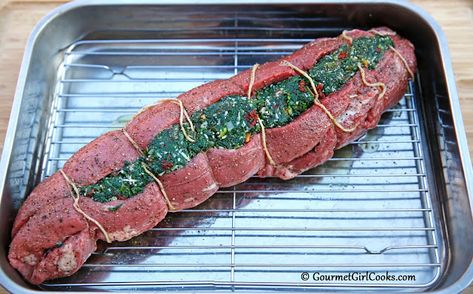 Stuffed Fillet Beef, Stuffed Beef Roast, Stuffed Beef Tenderloin Recipes Oven, Stuffed Beef Tenderloin Recipes, Stuffed Roast Beef, Stuffed Beef Tenderloin, Beef Tenderlion, Best Beef Tenderloin Recipe, Fillet Steak Recipes