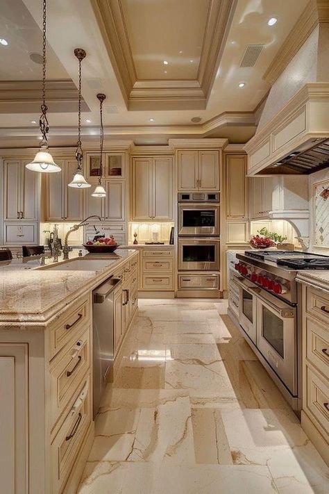 Diy Kitchen Upgrades, Luxury Apartment Kitchen, Luxury Houses Kitchen, Mansion Kitchen, Apartment Kitchen Ideas, Kitchen Cabinet Inspiration, Kitchen Big, Grand Kitchen, Design Tricks