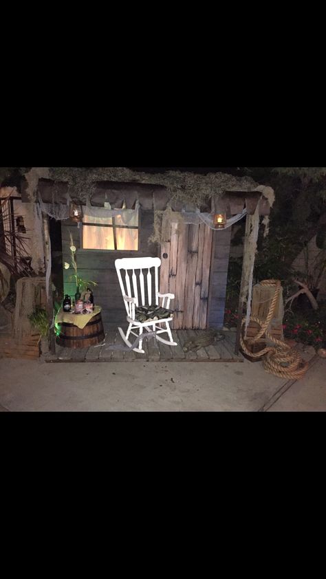 Swamp Witch House, Halloween Swamp Theme, Haunted Trail Ideas Scary, Haunted Woods Ideas, Swamp Decorations, Haunted Saloon, Haunted Bayou, Scary Swamp, Swamp Halloween