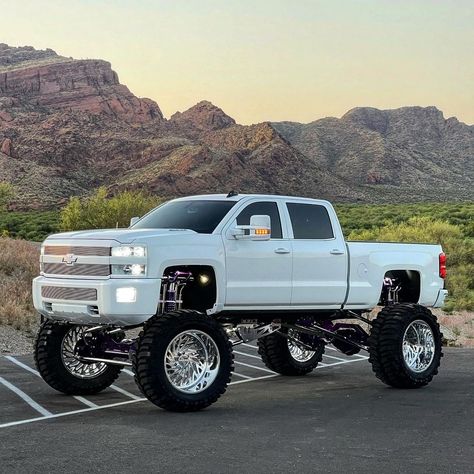 Chevy 3500 Dually, Dream Cars Lexus, Trip To Canada, Country Trucks, Chevy Diesel Trucks, Trucks Lifted Diesel, Lowrider Trucks, Future Trucks, Dream Trucks