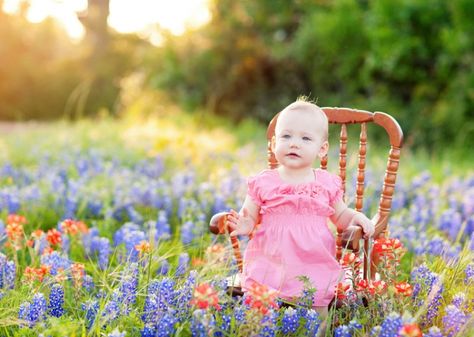 Bluebonnet Photoshoot, Toddler Photoshoot, Milestone Pictures, Texas Bluebonnets, First Birthday Photos, Childrens Photography, Blue Bonnets, Birthday Photos, Houston Texas