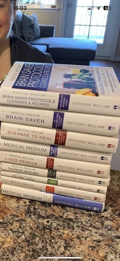 Best Medical Books, Medical Medium Anthony William, Thyroid Healing, Anthony William, Medical Medium, Celery Juice, Cleanse Recipes, Book Recommendations, Medical