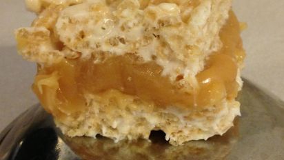 Caramel Rice Krispies Bars Recipe - Genius Kitchen Caramel Rice Krispies, Rice Crispy Bars, Christmas Rice, Rice Krispie Bars, Krispies Treats, Bar Recipes, Rice Crispy Treats, Crispy Treats, Rice Krispie