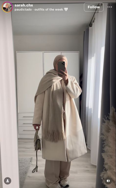 Hijabi Winter, Hijabi Winter Outfits Modest Fashion, Winter Wonderland Hijabi Outfits, Winter Hijabi Outfits Jackets, Hijabi Snow Outfits, Hijabi Classy Outfit Winter, Modest Winter Outfits, Stile Hijab, Stylish Hijab