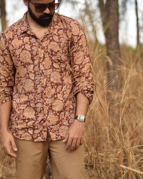 Menswear summer collection'24 - "Darthi" - Outfit details: Brown kalamkari shirt with kakhi shorts. - Inframe: @soorya_dath Outfit, Styling & Photography: @logha_by_laveena . . . . . . . . . . . . . . . . . . . . . . . . . . . . . . . . . . . . . . . . . . . . . . . . . . . . . . #ethnicwear #ethnictextiles #traditionalwear #indiantextiles #indianprints #indianprint #menshirt #cottonwear #casualwear #fashionblogger #fashionstyle #fashioni... Sanganeri Print Shirt, Sanganeri Print, Menswear Summer, 2024 Menswear, Printed Shirts Men, Styling Photography, Outfit Styling, Indian Prints, Cotton Shirts For Men