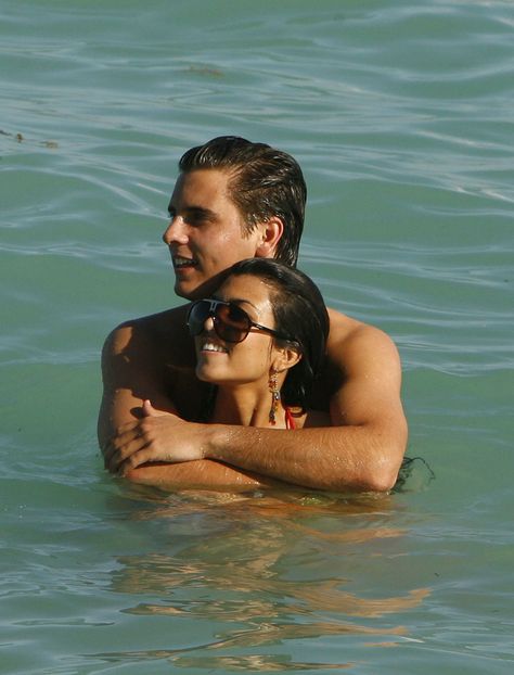 Cute Couple Kourtney And Scott, Kourtney Kardashion, Scott Disick And Kourtney, Scott And Kourtney, Lord Disick, Jenner Family, Kardashian Family, Scott Disick, Couples Retreats