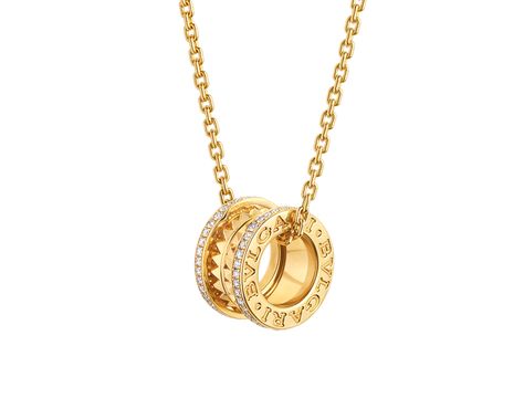 Joyería, relojes y artículos de lujo italianos | BVLGARI Bvlgari Gold, Bvlgari Necklace, Rose Gold Pendant Necklace, Bvlgari Jewelry, Rock Necklace, Italian Jewelry, Rose Gold Chain, Rose Gold Pendant, Yellow Gold Chain