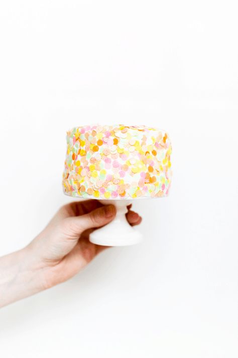 DIY Edible Confetti: How To Make Homemade Confetti - Sugar & Cloth Sprinkles Diy, Do It Yourself Quotes, Edible Confetti, Cake Confetti, Sugar Sheets, Confetti Sprinkles, Diy Edible, Diy Confetti, Confetti Cake