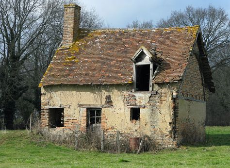 Old House Reference, Old Medieval House, Abandoned Houses Interior, Decrepit House, Small Old House, Run Down House, Rundown House, Old Shack, Abandoned Cottage