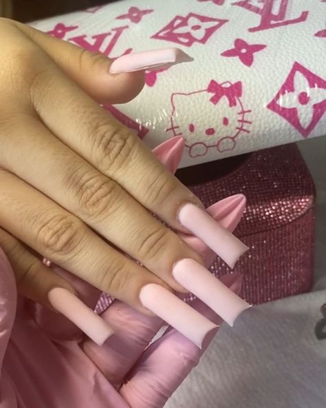 Nail tech dumppp���🤗 #explorepage #explorepage✨ Nail Tech Motivation, Nail Tech Black Women, Nail Tech Vision Board Pictures, Nail Tech Goals, Nail Vision Board, Nails Tech Aesthetic, Nail Tech License, Nail Tech Aesthetic, Beginner Nail Tech