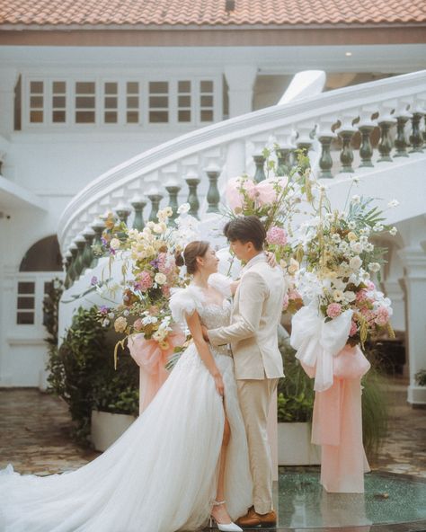 All the most beautiful things put together to create this dream 🎀 The dreamers - visual creatives: @sojuandshots venue styling: @fellowfolks makeup artist: @mua.dawn gowns: @trulyenamoured venue: @1flowerhill.sg @1_host Flower Hill, Singapore Wedding, Beautiful Things, Put Together, The Dreamers, Wedding Venue, Makeup Artist, Singapore, My Wedding