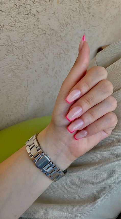 Outlined French Tip Nails Square, Square French Tip Outline Acrylic Nails, Outline French Tip Nails Coffin, French Outline Nails, Outlined Nails, Outline Nails, Nail Vibes, 2023 Nail, Short Coffin