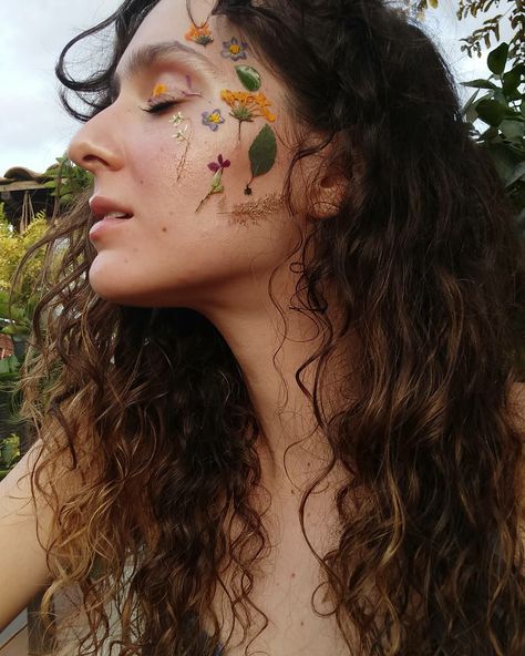 Pressed Flower Makeup, Dried Flower Makeup, Ophelia Drowned, Couple Editorial, Plant Makeup, Flower Shoot, Flower People, Pressed Flowers Diy, Song Aesthetic