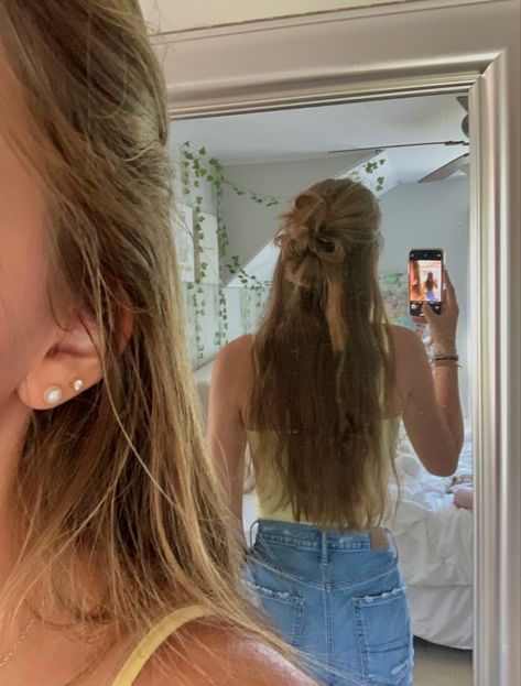 Cute Up And Down Hairstyles, Half Up Half Down With Messy Bun, Sloppy Hairstyles, Half Up Half Down Hair Messy Bun, Half Up Half Down Bun Messy, Messy Half Up Half Down Bun, Half Up Half Down Messy Bun, Messy Half Up Half Down Hair, Half Up Half Down Hair Messy