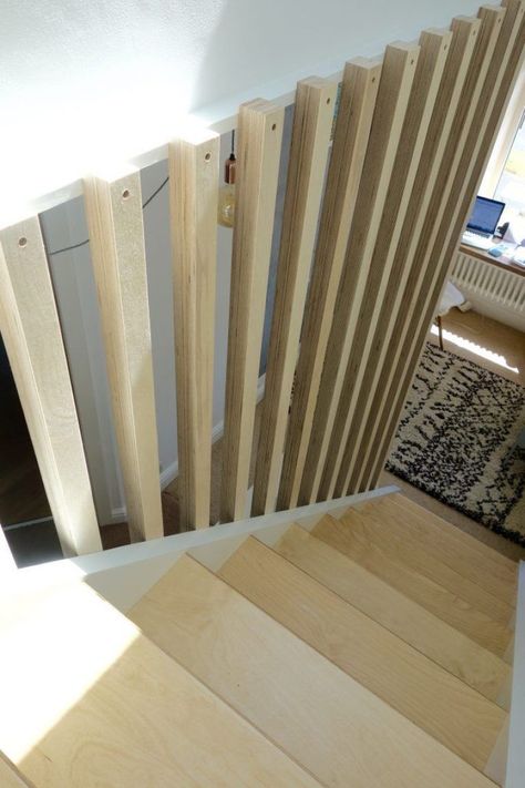 Banisters, balustrades and building regs - The alternative loft staircase Staircase Banister, Redo Stairs, Vstupná Hala, Loft Staircase, Modern Stair Railing, Open Stairs, Hardwood Stairs, Stairway Design, Stair Case