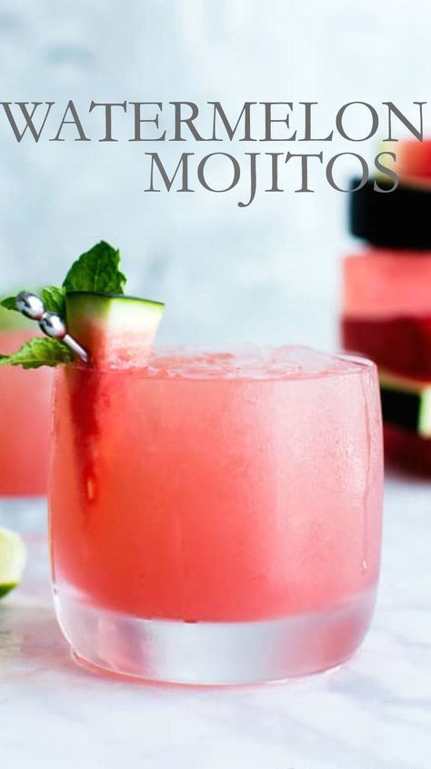 Watermelon Mixed Drinks, Watermelon Alcoholic Drinks, Watermelon Mojito Recipe, Happy Hour Food, Watermelon Cocktail, Watermelon Mojito, Watermelon Drink, Healty Dinner, Coctails Recipes